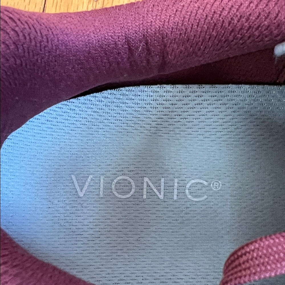 Vionic Agile Audie Athletic Walking Shoes NWOT - Picture 2 of 7